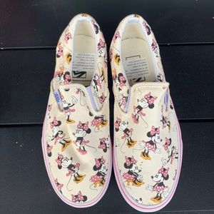 Brand new never worn Minnie Mouse x Vans Slip ons. Super Rare!! Size 7